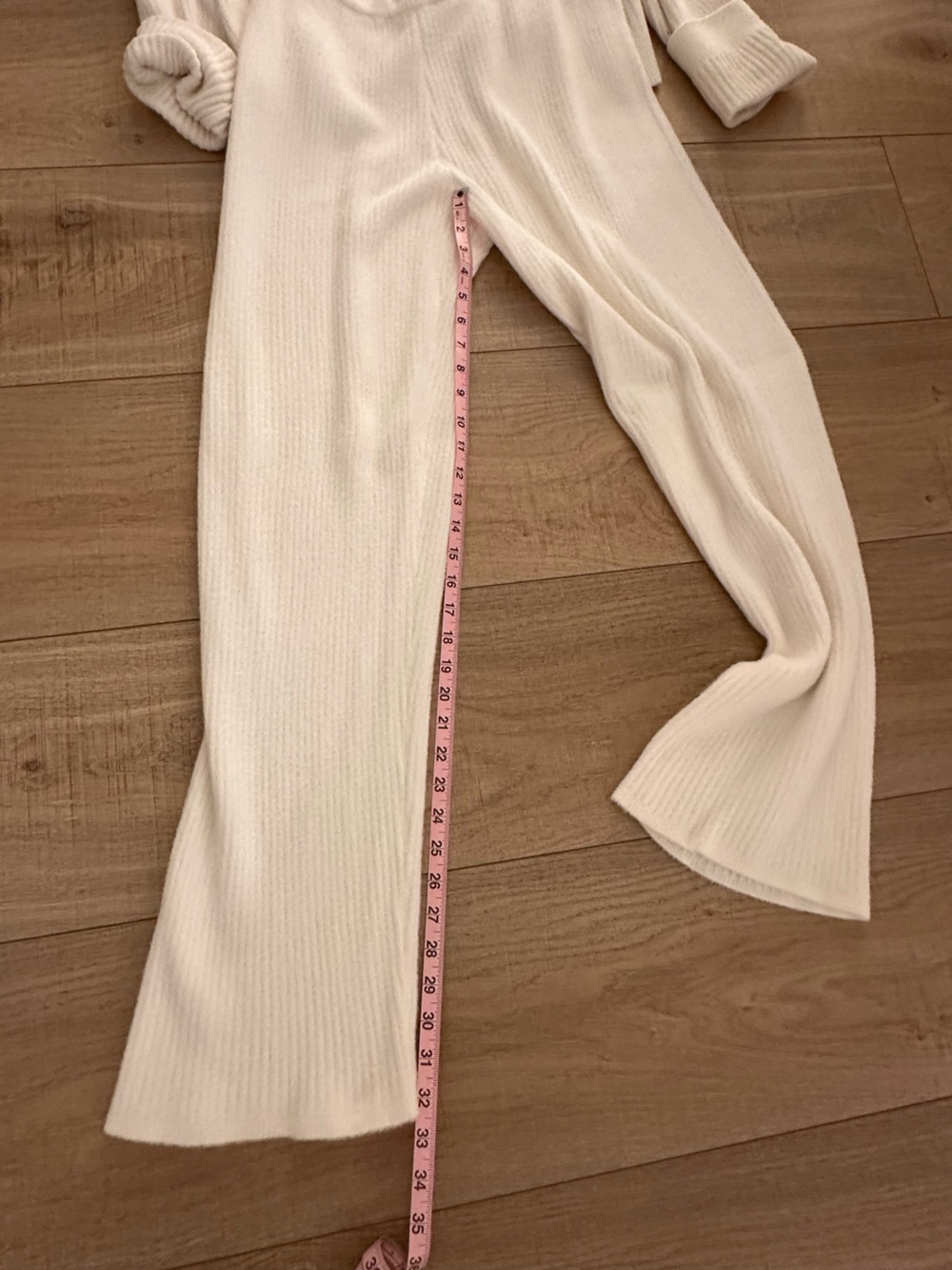 Spiritual Gangster super soft Cream set pants and sweater size large - Picture 3 of 8